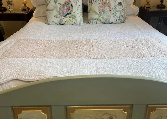 ベッド・アンド・ブレックファスト The Artist Dublin Boutique サットン